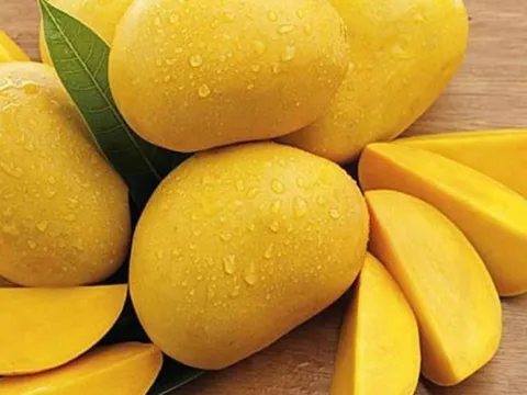 Người đàn ông rơi vào trạng thái nguy kịch sau khi ăn nửa quả xoài