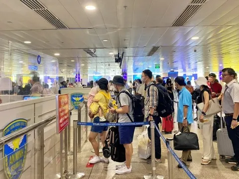 Tp.HCM: Sân bay Tân Sơn Nhất bước vào tuần cao điểm dịp 30/4