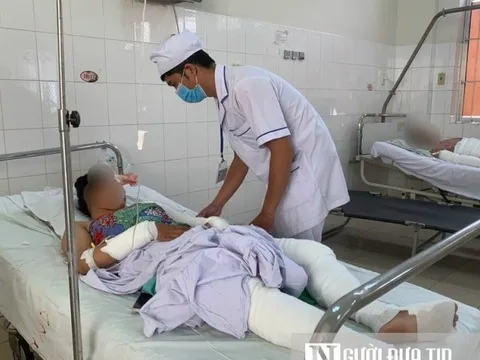 Sau cãi vã mẹ kế tẩm xăng đốt sách vở con chồng, 4 người bị bỏng