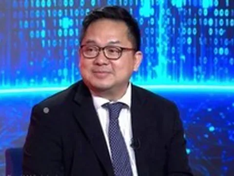 Triết lý "không ngồi yên một chỗ" của ông Hoàng Nam Tiến: Cứ lâu lâu lại gặp Chủ tịch FPT xin đổi vị trí, nếu không "thể nào cũng nghỉ"