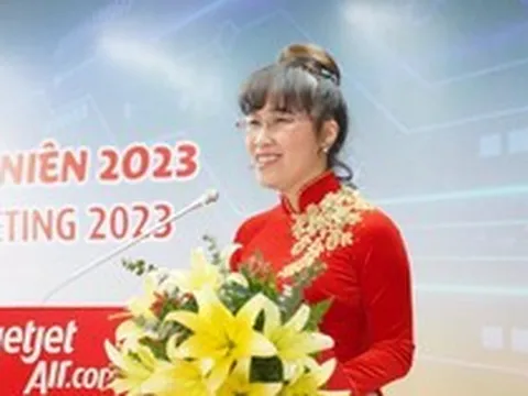 Tỷ phú Nguyễn Thị Phương Thảo lý giải vé máy bay Phú Quốc siêu đắt: Chiều đi thì đầy người, nhưng chiều về chỉ có... tôm cua mực