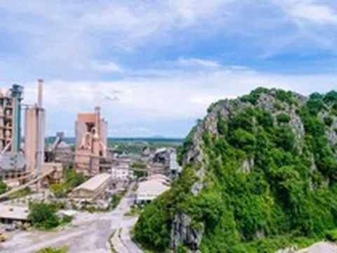 Chuyện chưa từng có trong lịch sử đang xảy ra tại công ty xi măng lớn nhất miền Nam