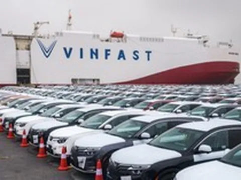 Hơn 10 tỷ USD mà ông Phạm Nhật Vượng và Vingroup "bơm" cho VinFast bao gồm những gì?