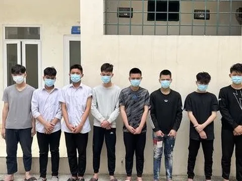Hà Nội: Tạm giữ nhóm thiếu niên cầm hung khí đe dọa người đi đường