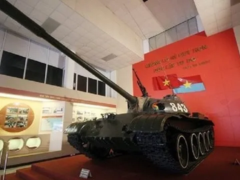 Những kỷ vật "kể chuyện” Ngày thống nhất non sông