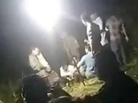 Tạm giữ nghi phạm giết người, giấu thi thể vào bụi sậy