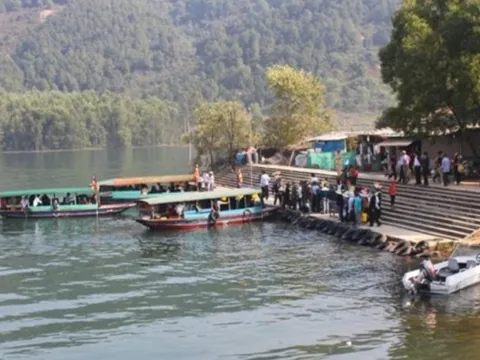 Trắng đêm tìm nam du khách mất tích khi đi chùa Hương Tích