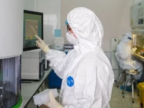 Ngày 5/4, số ca mắc COVID-19 tăng mạnh sau kỳ nghỉ lễ, 34 bệnh nhân thở máy