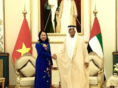 Phó Chủ tịch nước hội kiến Tiểu vương Ras Al Khaimah Sheikh Saud binSaqr al Qasimi