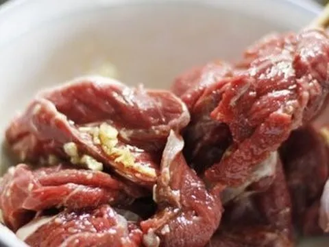 Ướp thịt bò thêm 2 thứ này đảm bảo thịt mềm, thơm ngon "chuẩn nhà hàng"