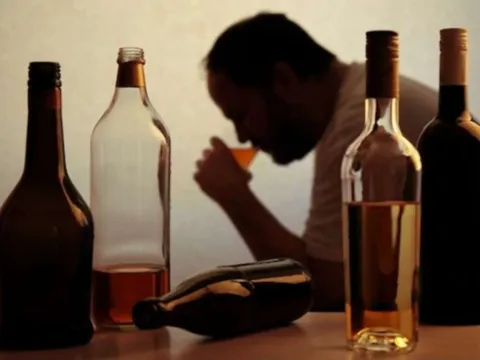 Người đàn ông 38 tuổi mắc ung thư giai đoạn cuối vì một thói quen khó bỏ