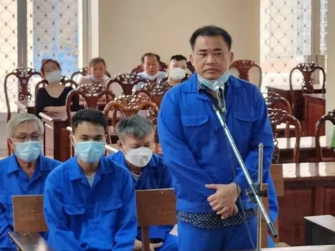 Án tù cho 5 bị cáo vụ chi 20 tỷ đồng “chạy điều chuyển” ông Đinh Văn Nơi
