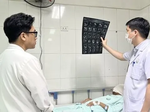 Bước đầu phẫu thuật thành công cho người phụ nữ có khối u khổng lồ