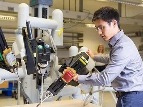 10 ngành nghề phát triển nhanh và dễ bị đào thải nhất trong vòng 5 năm tới