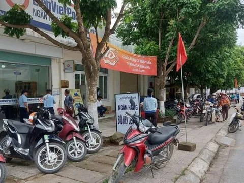 Điều tra vụ tin đồn ngân hàng vỡ nợ khiến người dân ồ ạt đi rút tiền