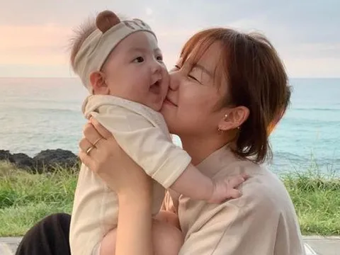 12 năm ròng theo đuổi “ước mơ” làm mẹ của người phụ nữ từng bị cho là “không thể mang thai bằng trứng của chính mình”