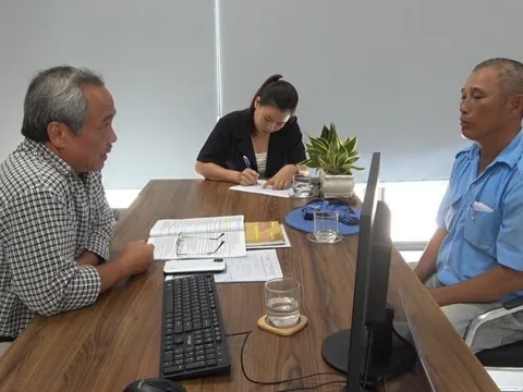 Huế: Xử lý tài xế xích lô nài ép du khách nước ngoài mua dịch vụ