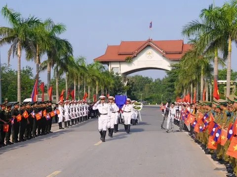 Đưa nhiều hài cốt liệt sĩ quân tình nguyện Việt Nam hy sinh tại Lào về với đất mẹ