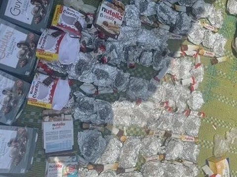 Phát hiện 30.000 viên ma túy "ngụy trang" trong bánh ngọt, mỹ phẩm