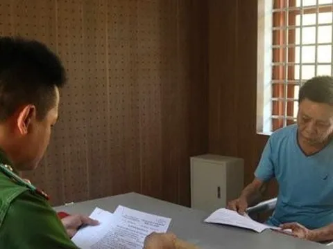 Khởi tố vụ "ma men" dùng dao đâm trọng thương thiếu tá cảnh sát đang lập biên bản