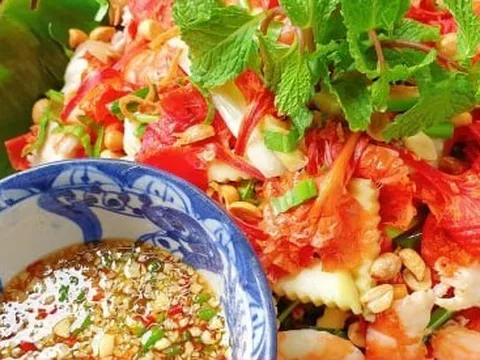 Gỏi gà măng cụt, trà hoa giấy gây bão mạng: Chuyên gia dinh dưỡng nói gì?