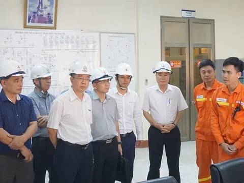 Kiểm tra công tác bảo đảm điện mùa nắng nóng