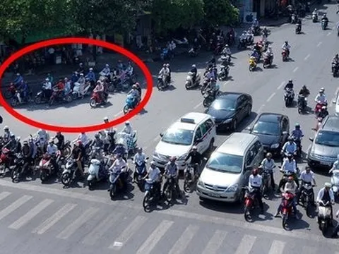 Dừng xe nơi bóng râm chờ đèn đỏ có thể bị phạt bao nhiêu tiền?