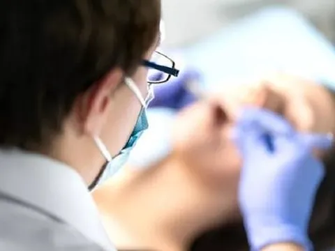 Người phụ nữ 23 tuổi qua đời sau khi nhổ răng khôn tại phòng khám