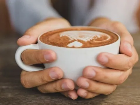 Nghiên cứu mới làm rõ mối liên hệ giữa việc uống cà phê và nguy cơ mắc bệnh tim