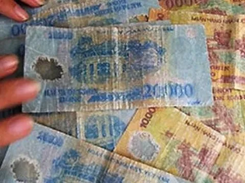 Đổi tiền rách nát, hư hỏng, cháy sém ở đâu, có mất phí không?