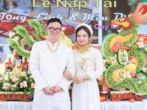 Chú rể cưới được vợ đẹp lại nhận được hồi môn 5 tỷ và 50 cây vàng