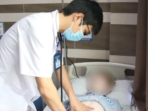 Thích ăn tương ớt và nước ngọt có ga, bé trai 14 tuổi phải nhập viện cấp cứu