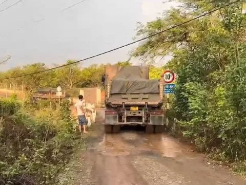 Huyện phản hồi vụ cầu dân sinh 10 tấn oằn mình “cõng” xe “khủng”