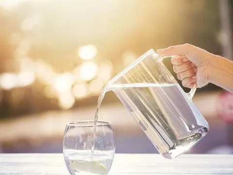 Cách giải nhiệt đơn giản khi phải di chuyển nhiều ngoài trời nắng nóng