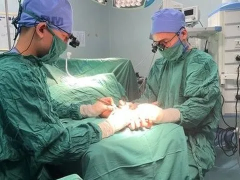 Nghệ An: Nối thành công bàn tay đứt lìa cho nam thanh niên 18 tuổi