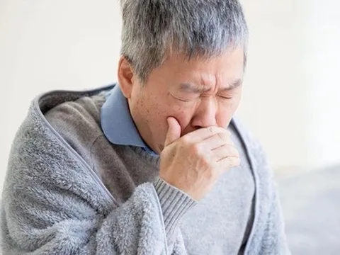 Phát hiện ung thư phổi sau khi ho khan kéo dài nhiều tháng