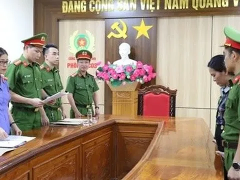 Bắt trưởng phòng quỹ tín dụng cùng thuộc cấp tham ô trên 10 tỷ đồng