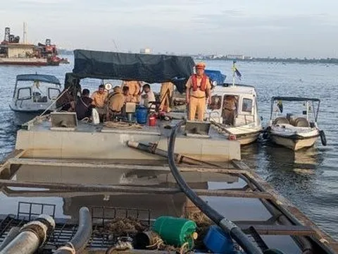 Đồng loạt kiểm tra, bắt giữ cát tặc quy mô tại miền Tây
