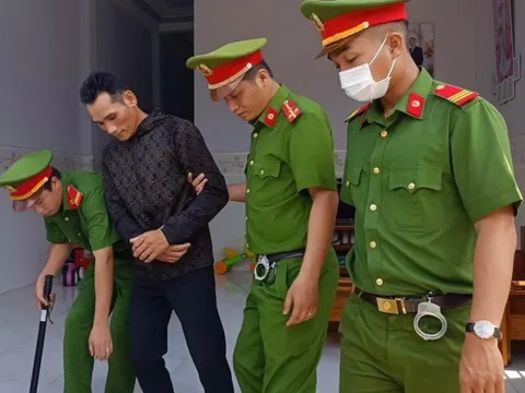 Bắt đối tượng chém người do mâu thuẫn khi mời ăn uống