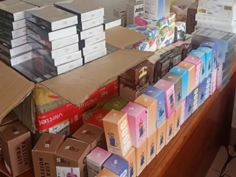 Tây Ninh: Thu giữ nhiều thuốc lá điện tử không rõ nguồn gốc