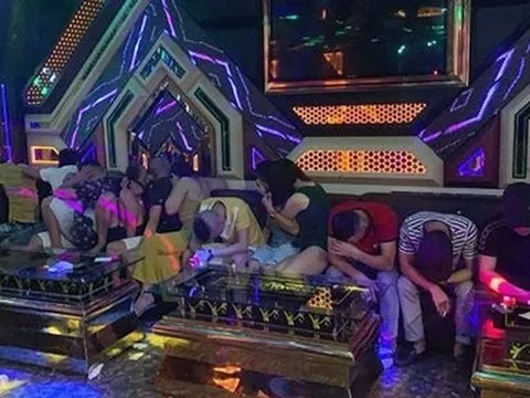Lời khai của nhóm đối tượng rủ tiếp viên nữ trẻ tham gia "bay lắc"