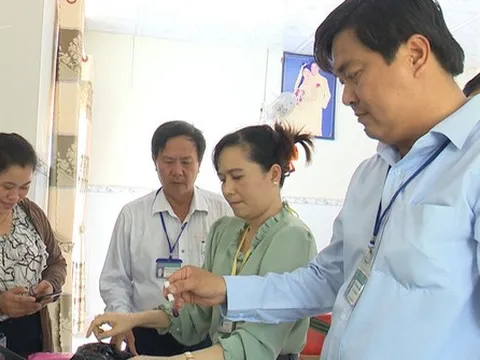 2 vụ ngộ độc rượu ở Cà Mau: Tỷ lệ Methanol trong rượu rất cao