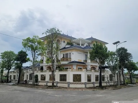 Phó bí thư Huyện ủy lên tiếng việc con trai xây biệt thự ở khu dân cư