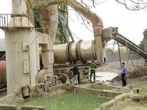 Khởi tố Phó giám đốc Công ty Long Nguyệt do xả 412 tấn chất thải chưa xử lý ra môi trường