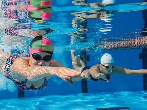 Sở thích bơi lội ngày hè khiến người phụ nữ gặp vấn đề sức khỏe nghiêm trọng