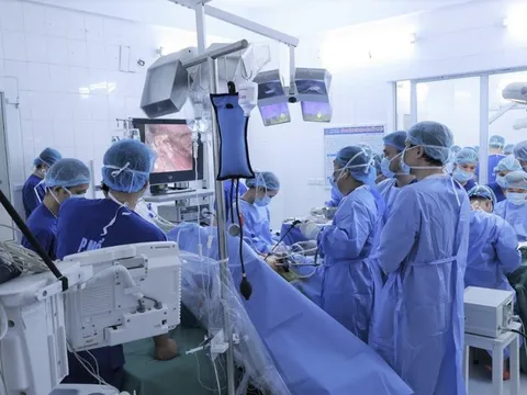 Anh trai hiến thận cứu em bị suy thận giai đoạn cuối