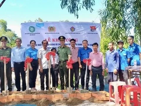 Kiên Giang: Đoàn Thanh niên Công an tỉnh phối hợp khởi công 2 công trình "Khăn quàng đỏ”