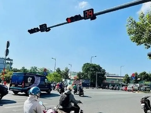 5 trường hợp vượt đèn đỏ nhưng không bị xử phạt, mọi người nên biết