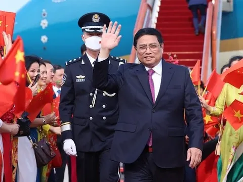 Thủ tướng Phạm Minh Chính tới Bắc Kinh, bắt đầu thăm chính thức Trung Quốc và dự Diễn đàn Kinh tế thế giới