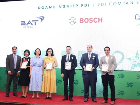 BAT Việt Nam nhận giải “Tiên phong giảm thiểu rác thải” tại lễ vinh danh Top 50 CSA 2023